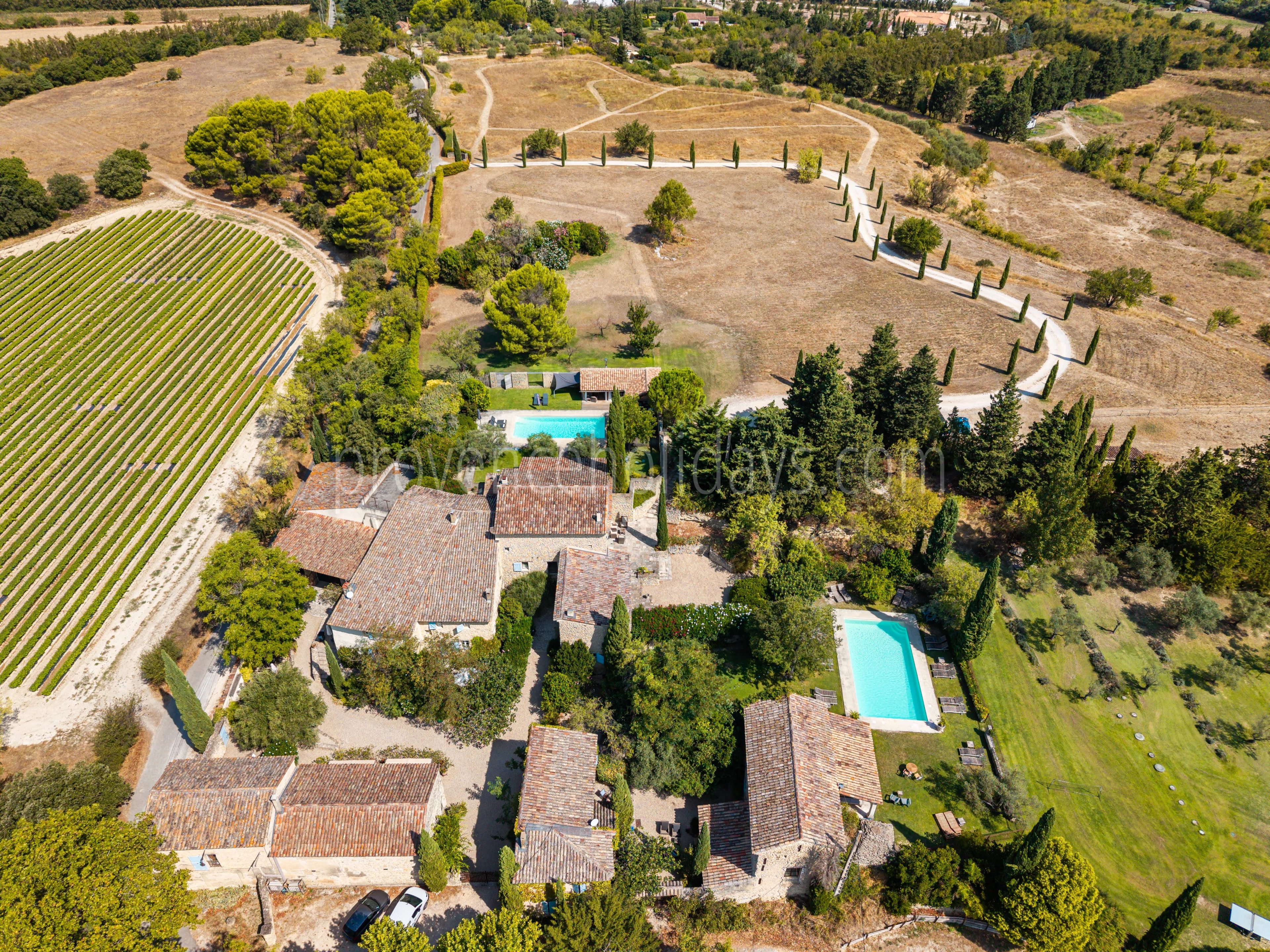 5 - Hameau en pierre à L\'Isle-sur-la-Sorgue: Villa: Exterior