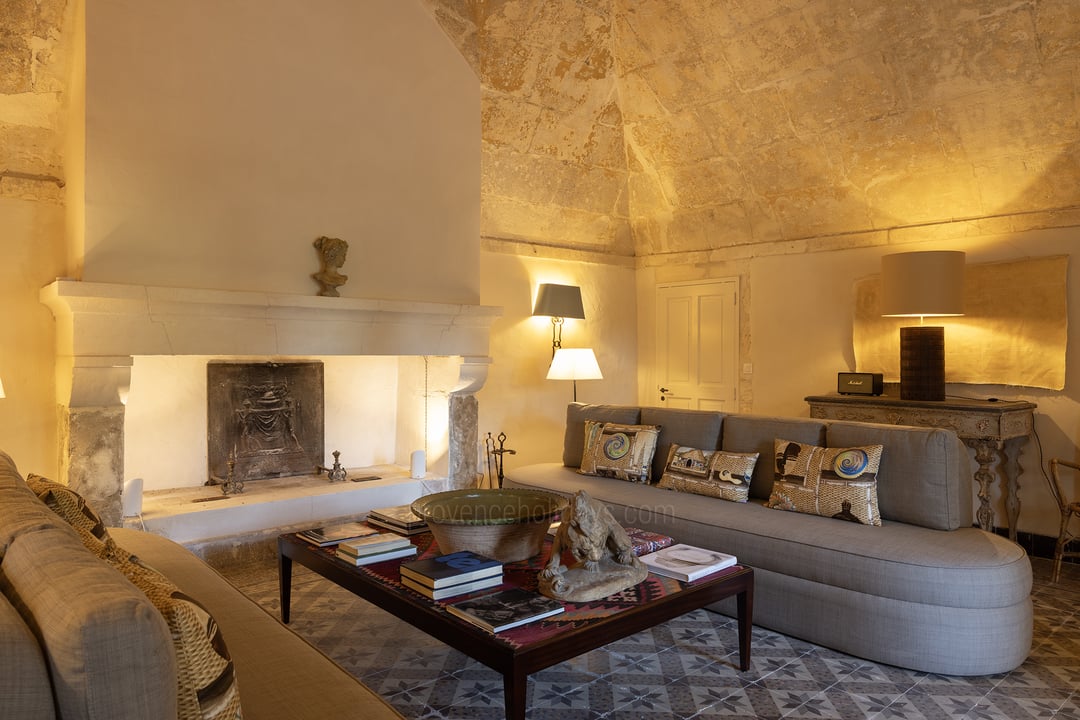 13 - Bastide Mouriès: Villa: Interior