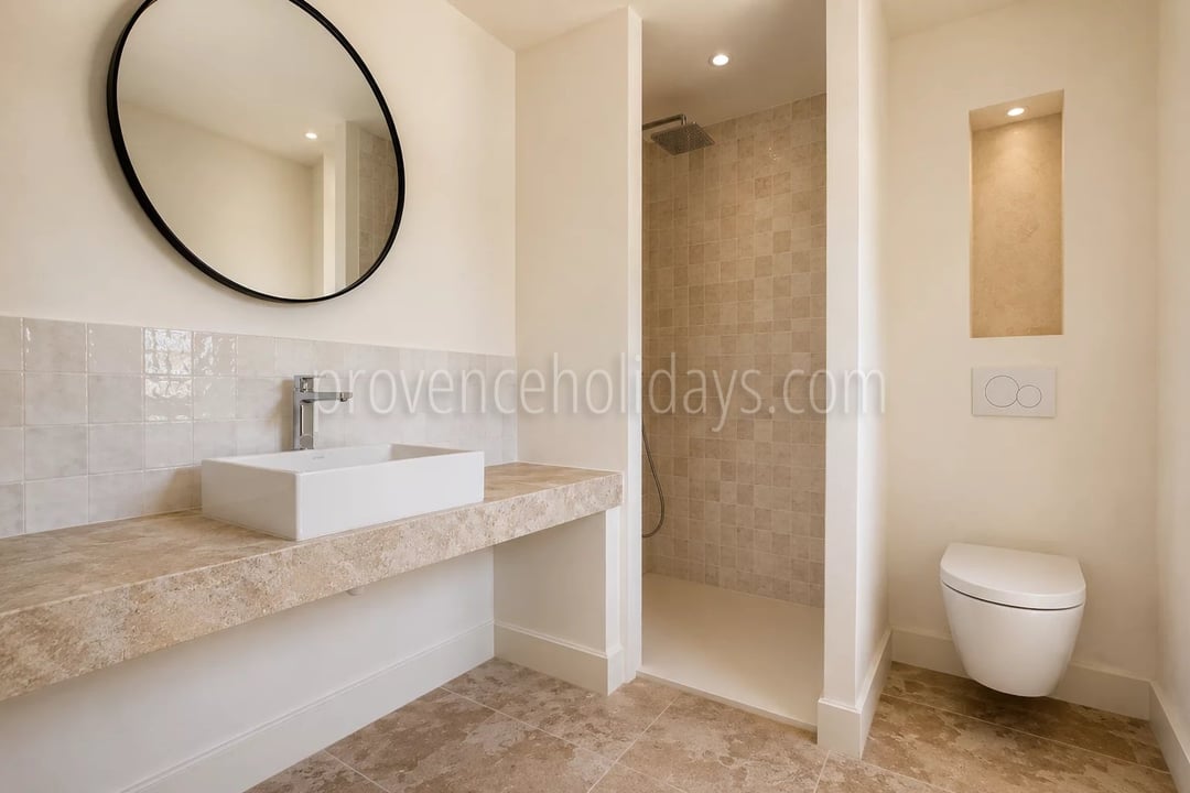 27 - Mas contemporain à Eygalières: Villa: Bathroom