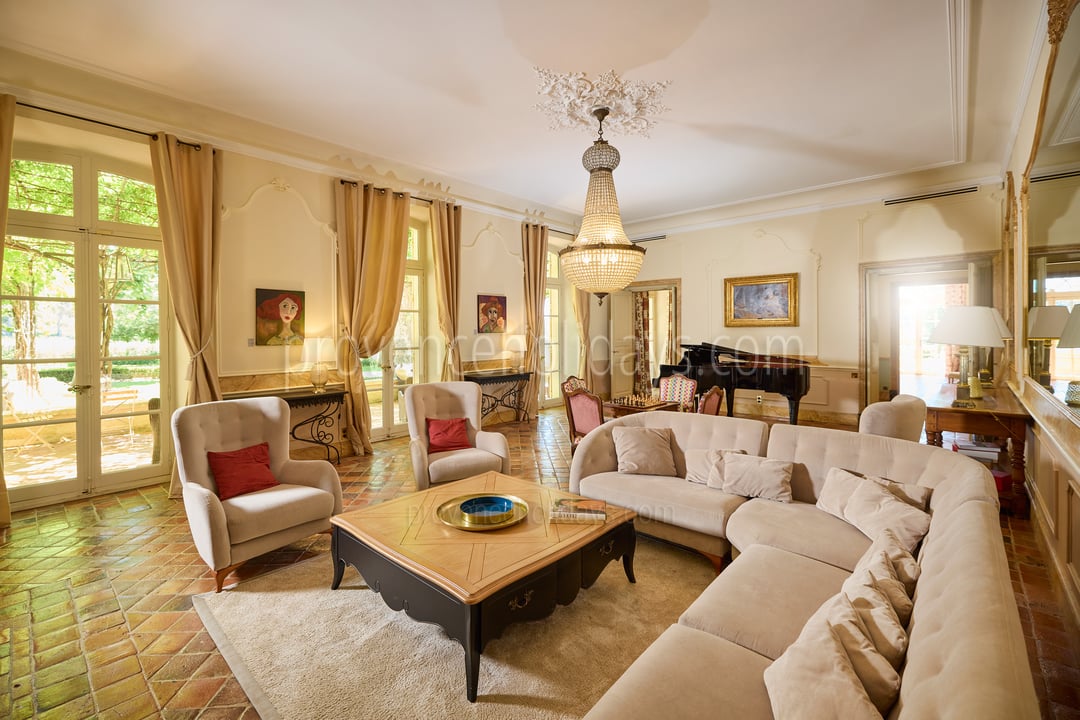 9 - Le Château: Villa: Interior