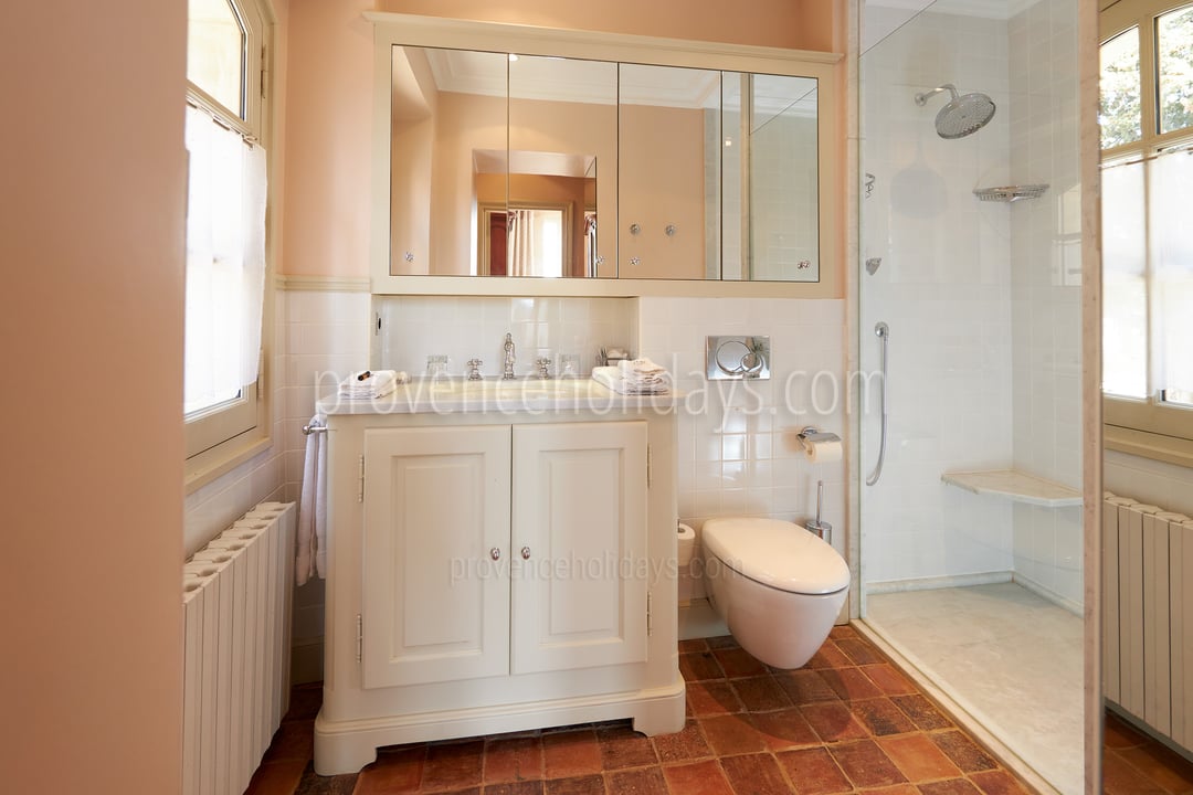 25 - Le Château: Villa: Bedroom 2