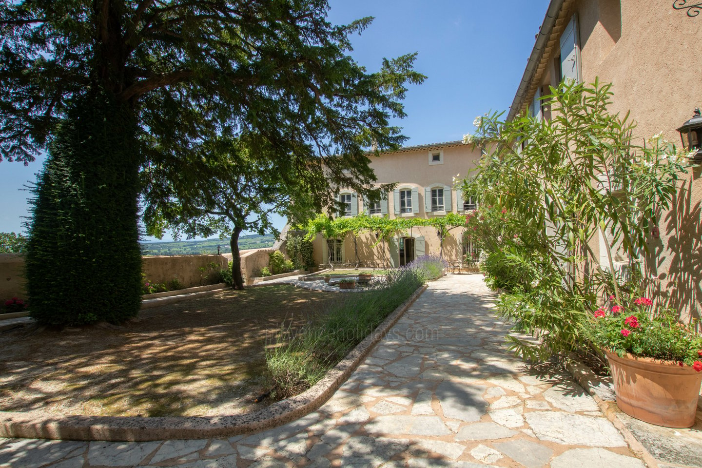 13 - Château des Templiers: Villa: Exterior