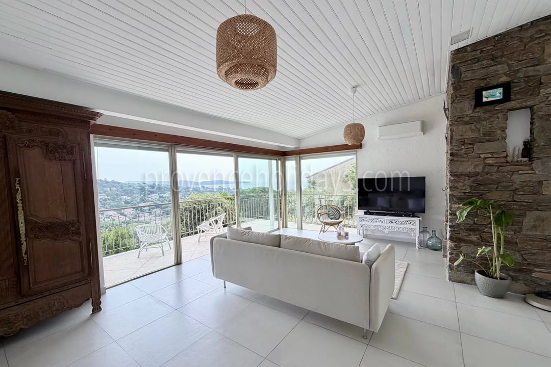 7 - Villa with pool in Cavalaire-sur-Mer: Villa: Interior