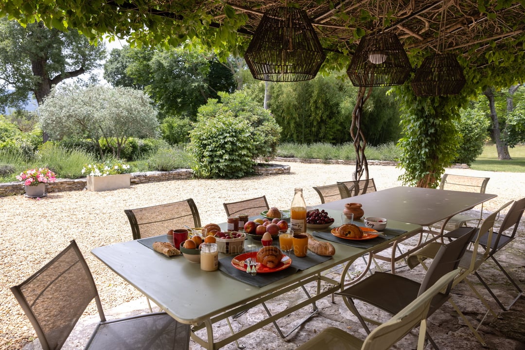 39 - Mas des Sources: Villa: Exterior