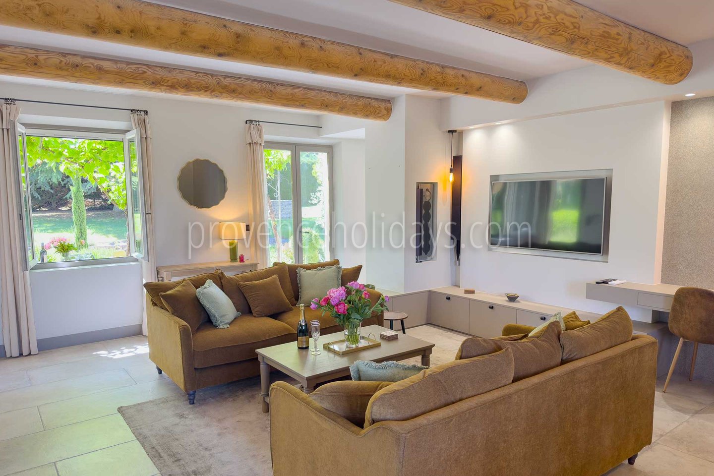 17 - Villa Céleste: Villa: Interior