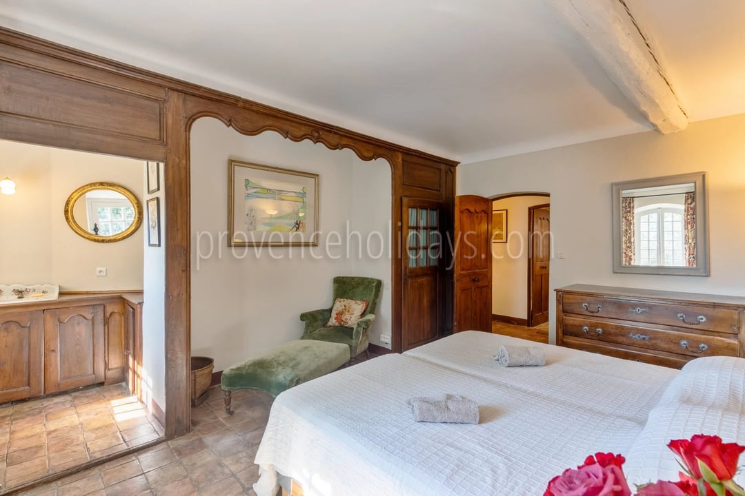 38 - Steinernes hameau in La Garde-Freinet: Villa: Bedroom