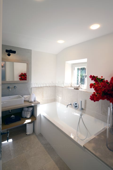 29 - Mas du Bois d\'Or: Villa: Bathroom 5