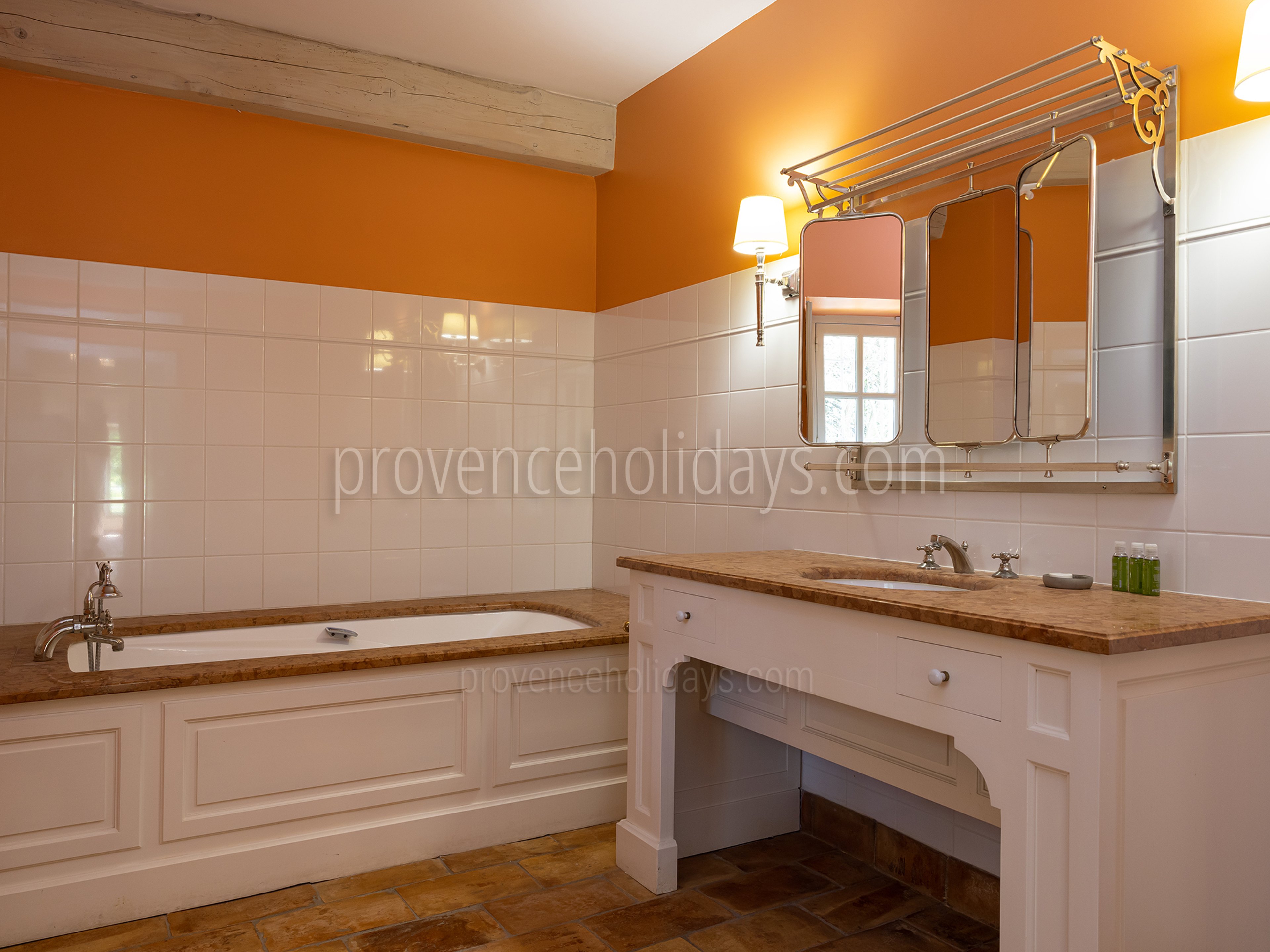 42 - Le Moulin de Vaucroze: Villa: Bathroom