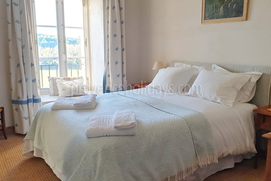 62 - Mas Lambesc: Villa: Bedroom