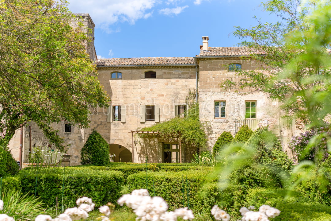 9 - Les Vieilles Pierres: Villa: Exterior