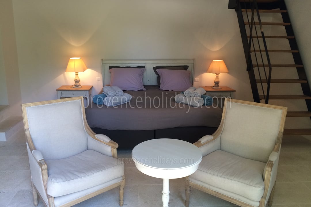 17 - Villa à Gordes: Villa: Bedroom