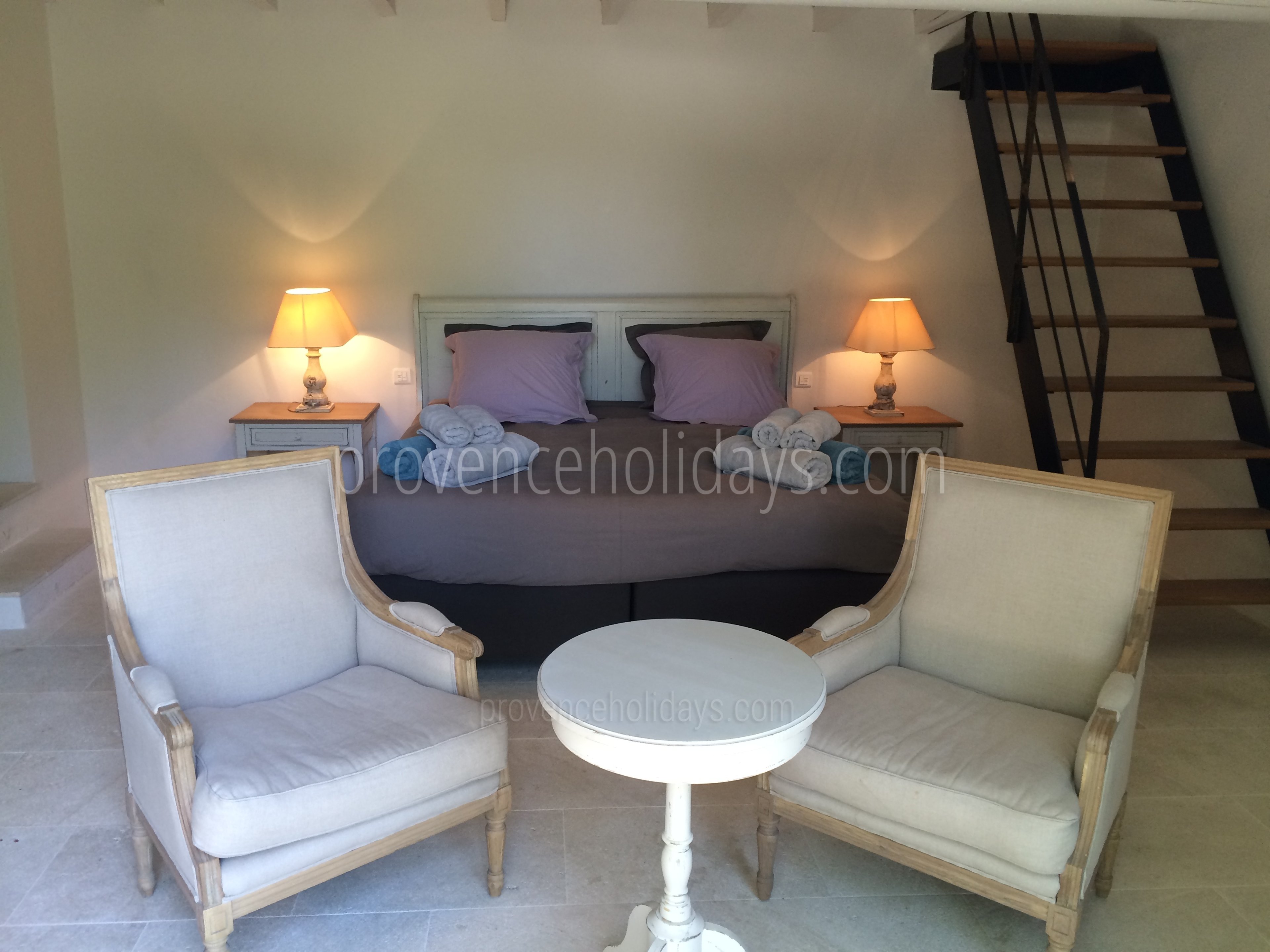 17 - Villa à Gordes: Villa: Bedroom