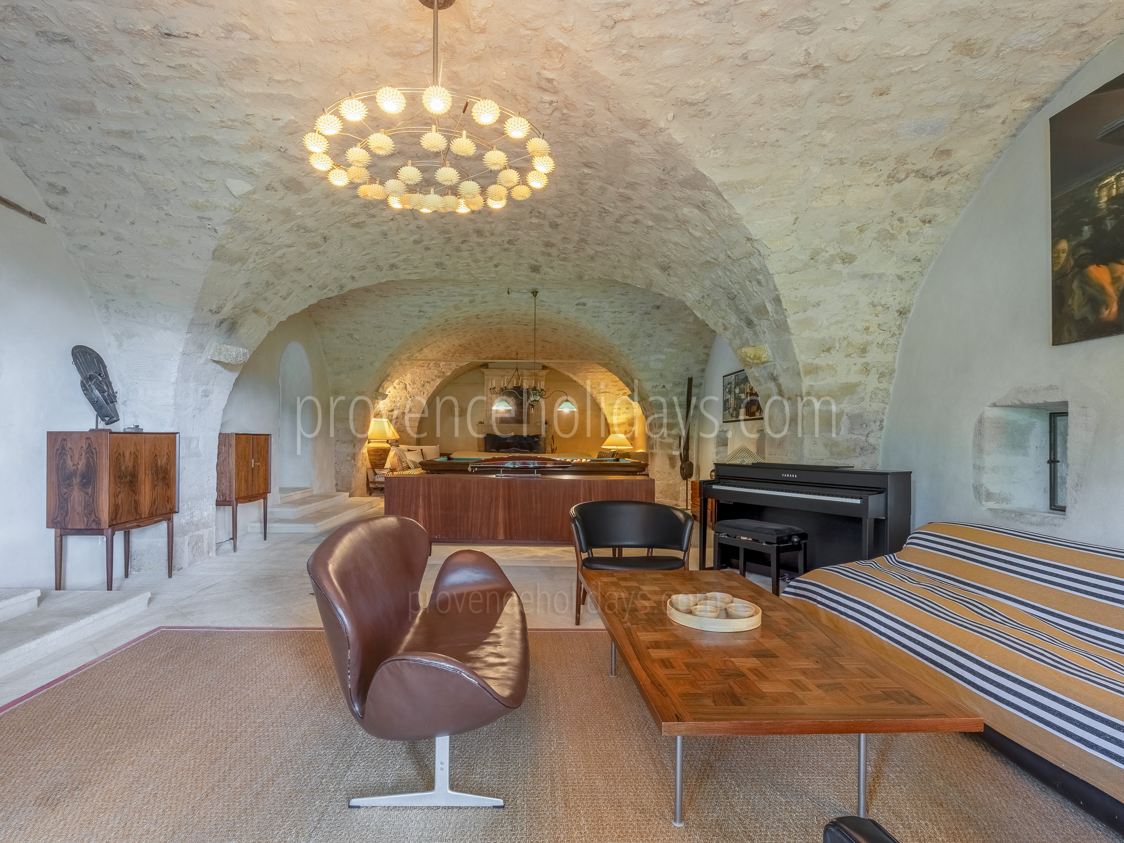 37 - La Bastide Neuve: Villa: Interior