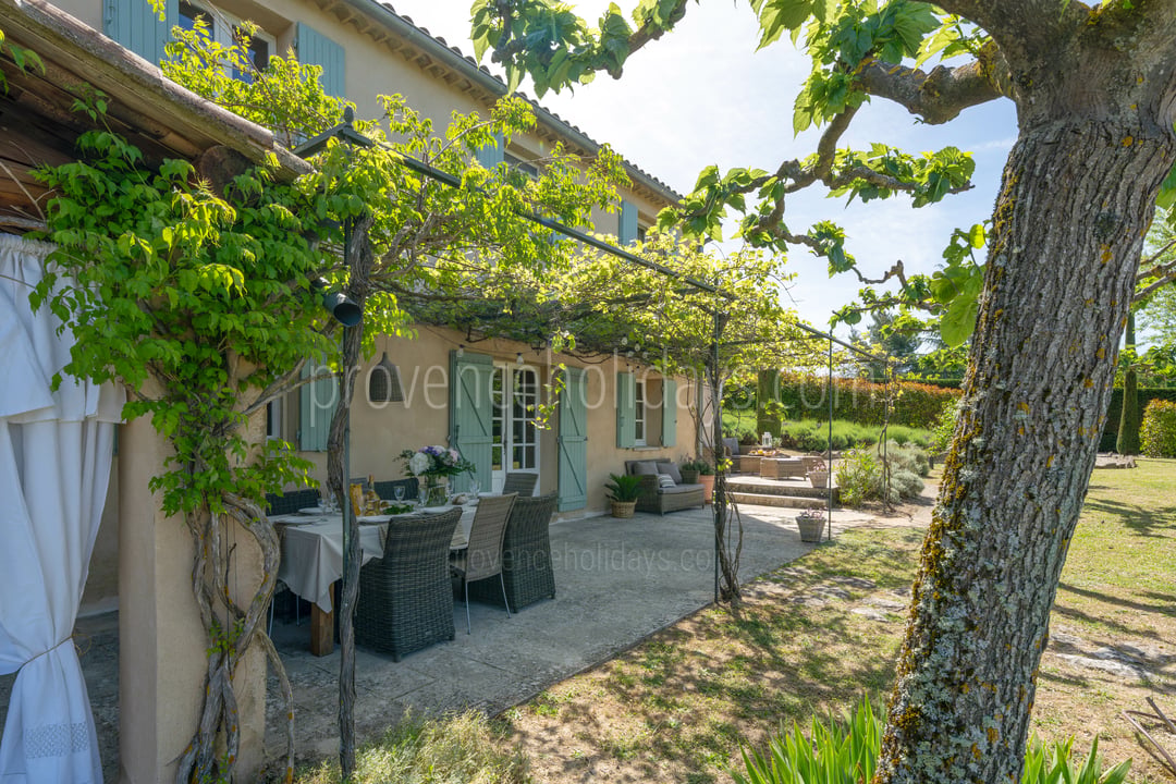 27 - Le Mas des Proles: Villa: Exterior