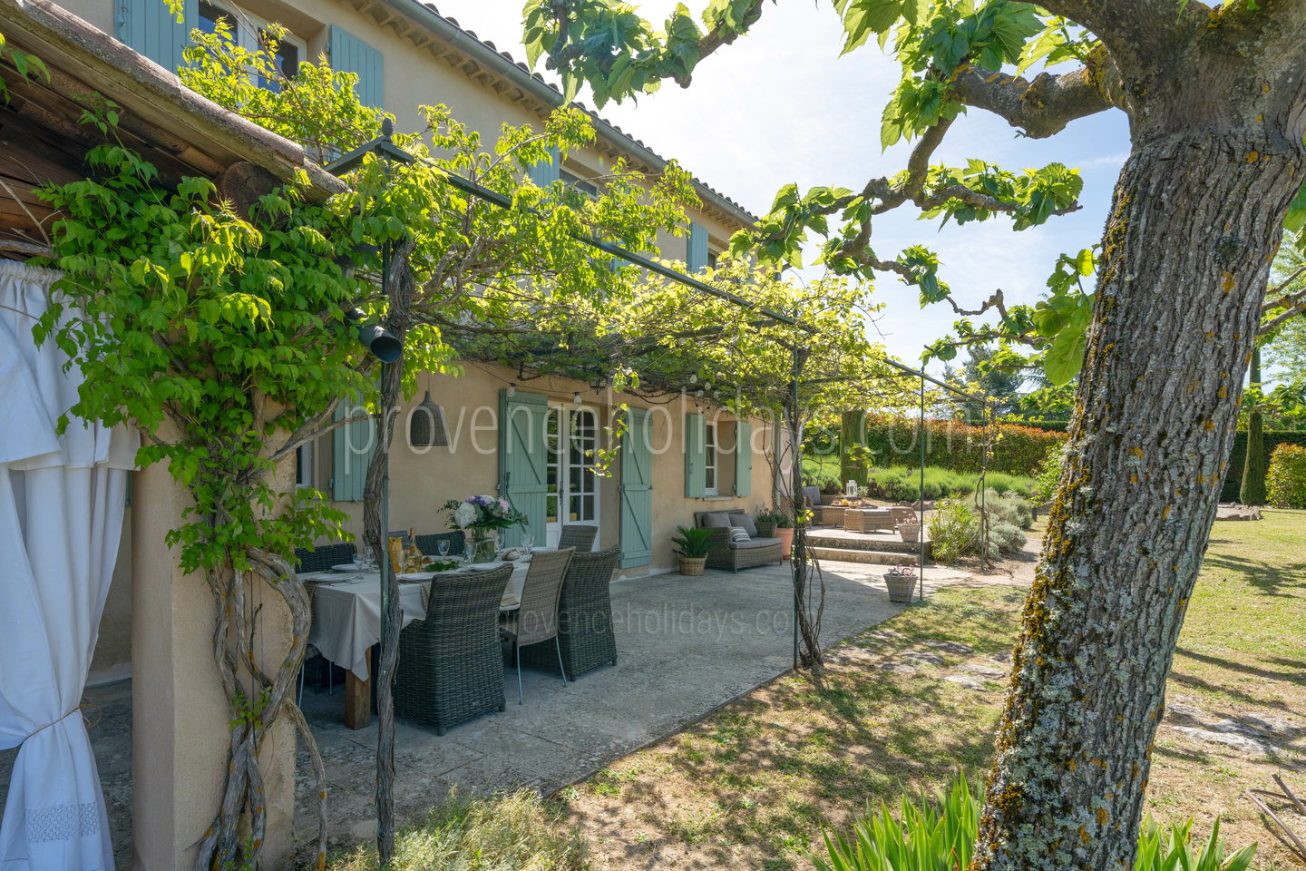 27 - Le Mas des Proles: Villa: Exterior