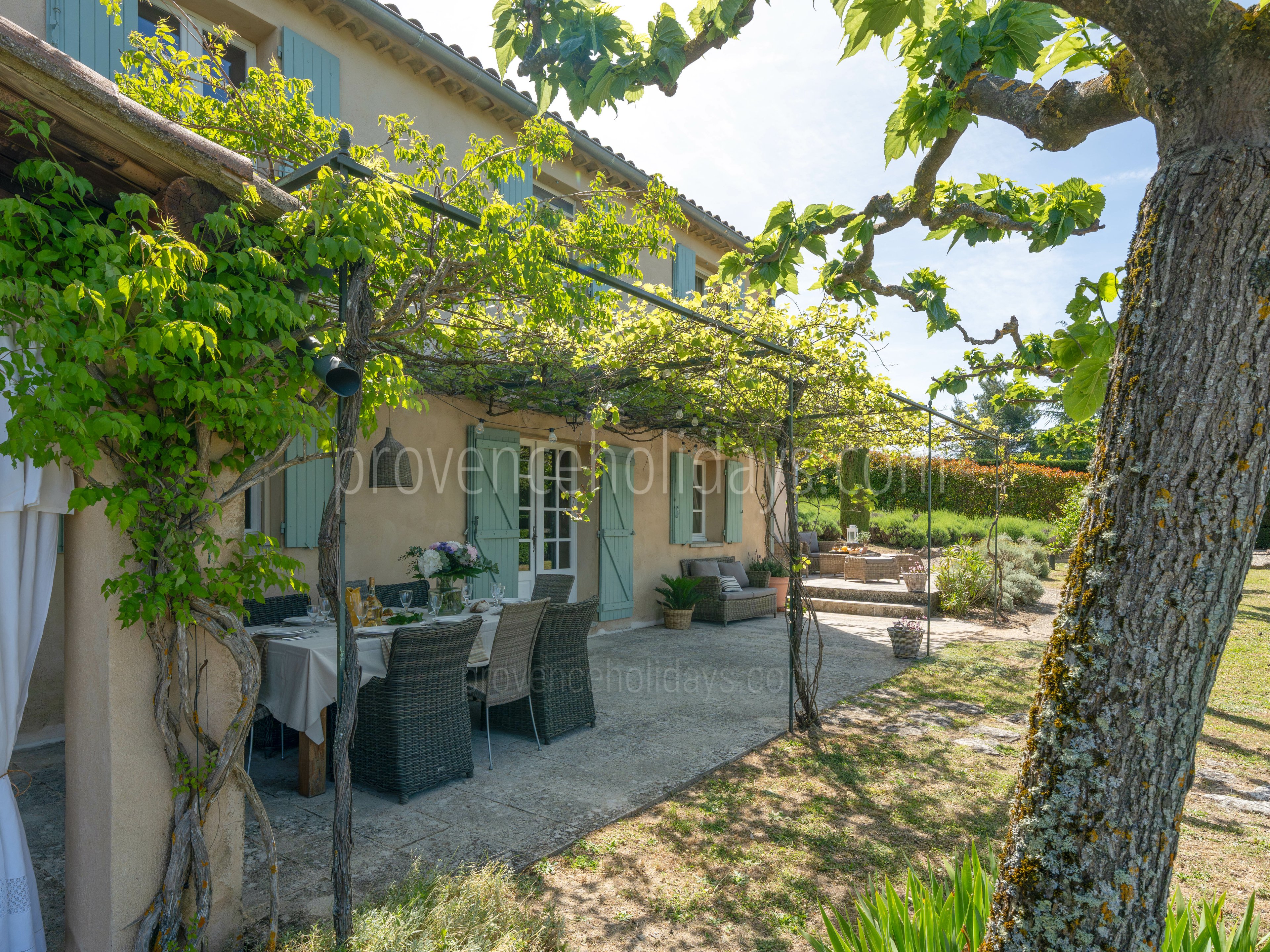 27 - Le Mas des Proles: Villa: Exterior