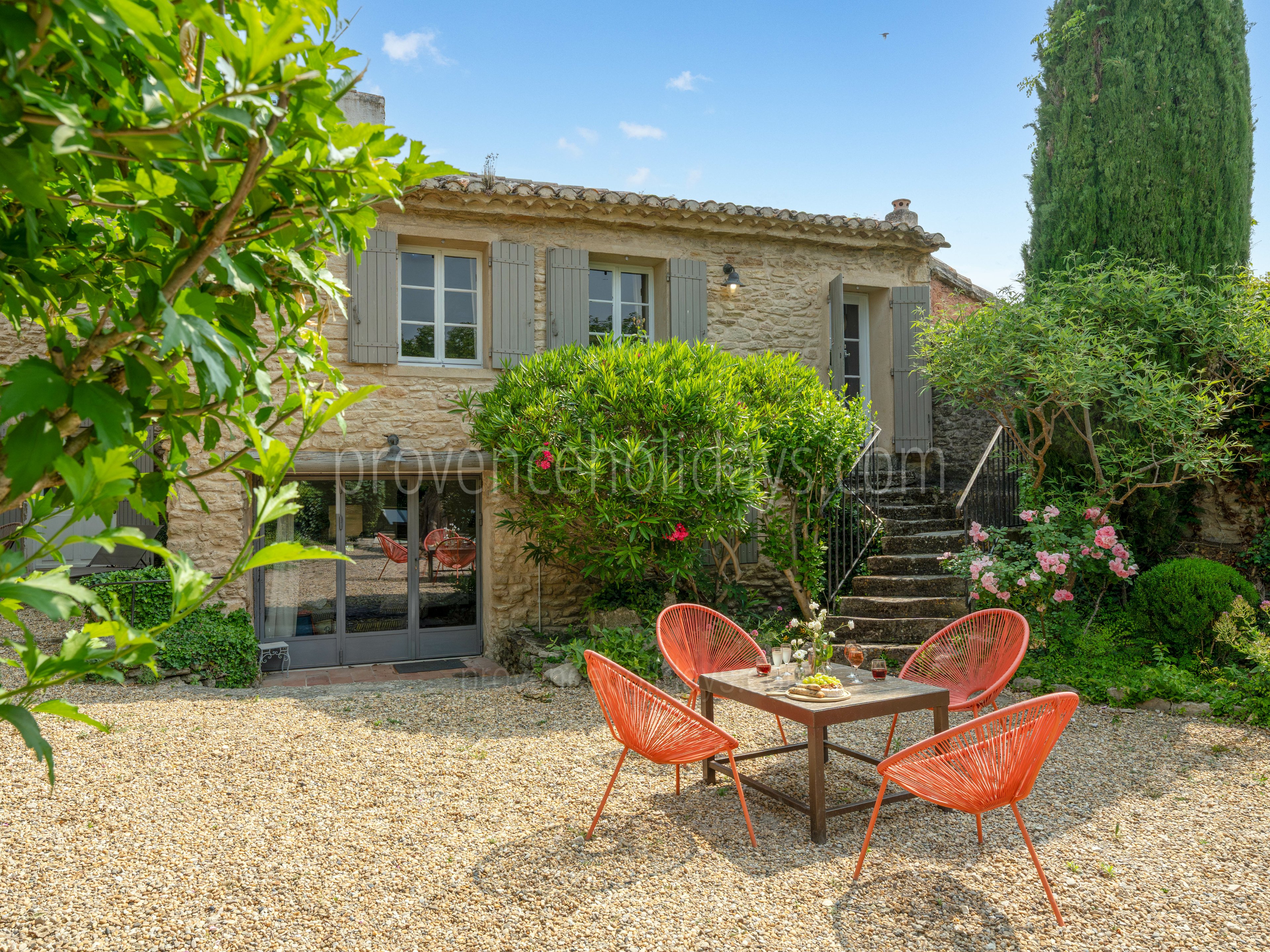 39 - Le Mas de Cabrières: Villa: Exterior