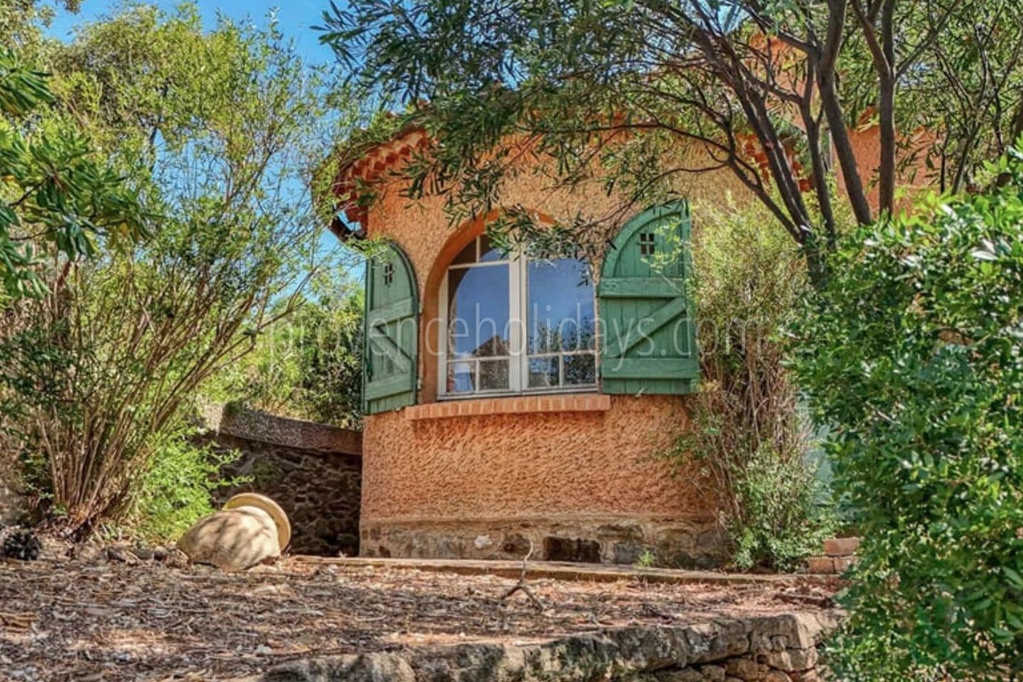 2 - Villa to renovate in Lavandou: Villa: Exterior