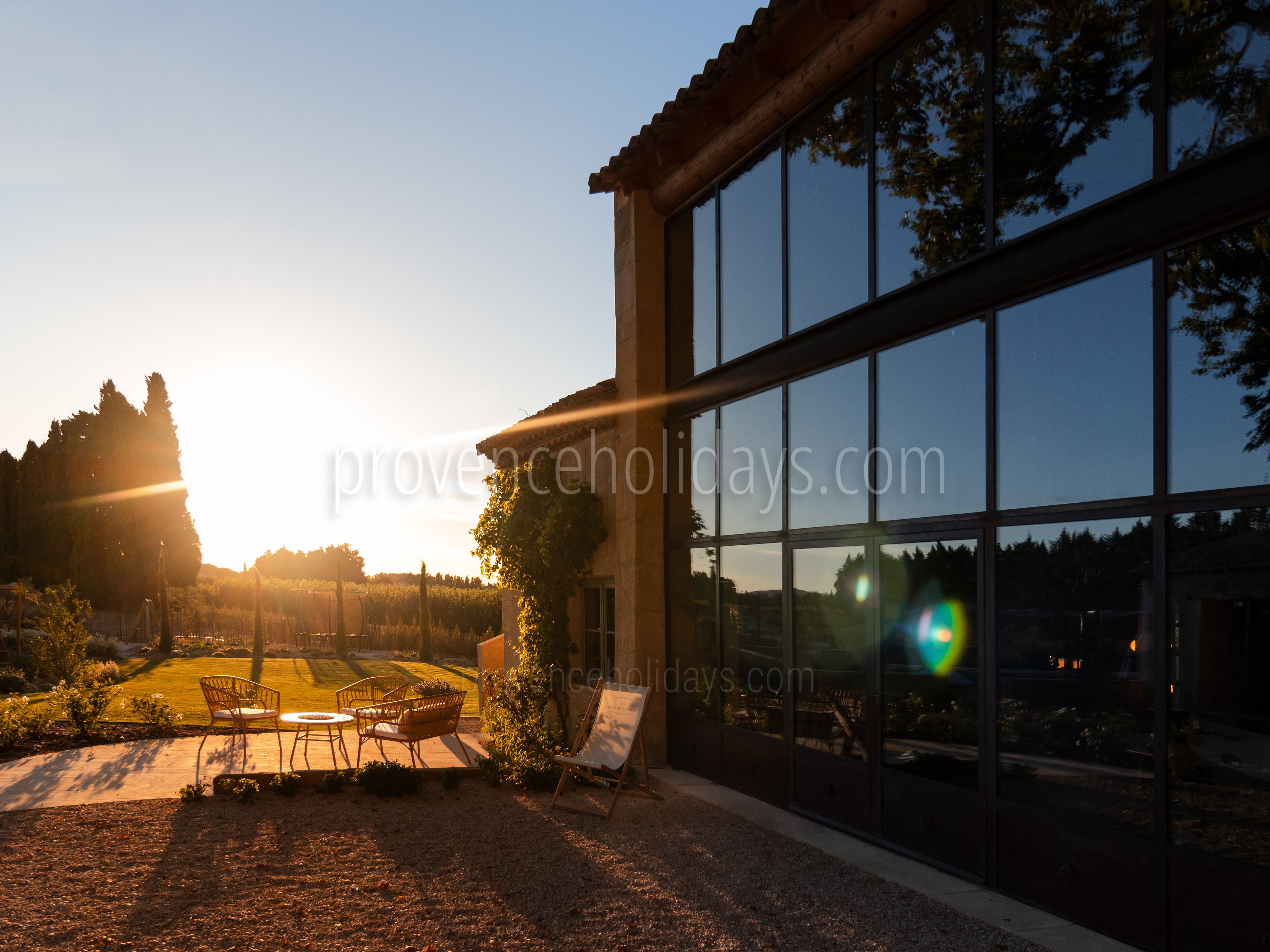 17 - Mas des Pommiers: Villa: Exterior