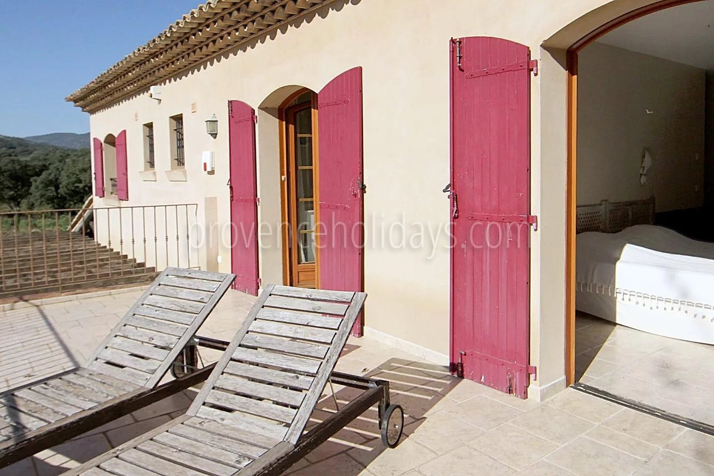 21 - Villa au cœur des vignes à Grimaud: Villa: Exterior