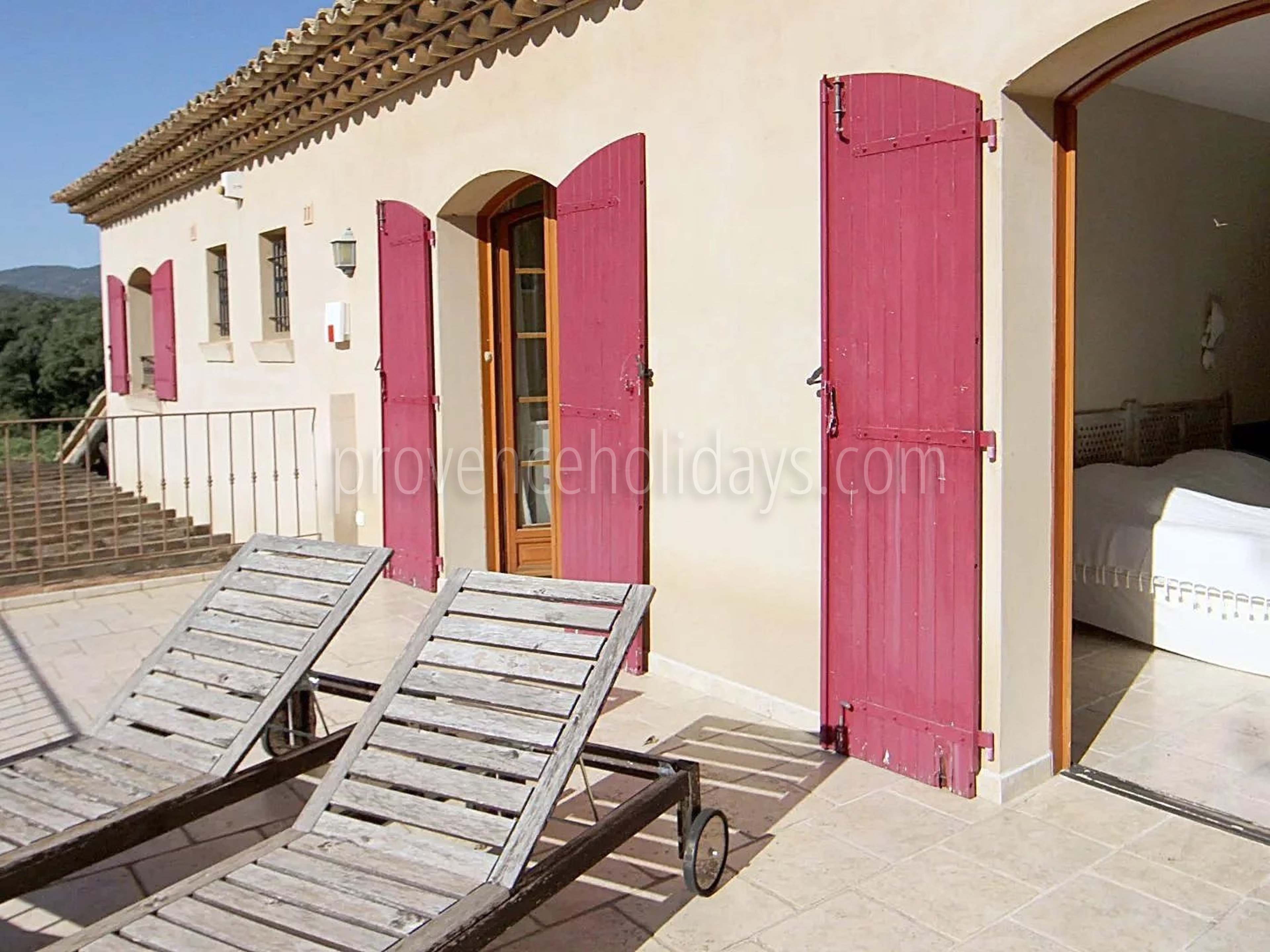 21 - Villa au cœur des vignes à Grimaud: Villa: Exterior