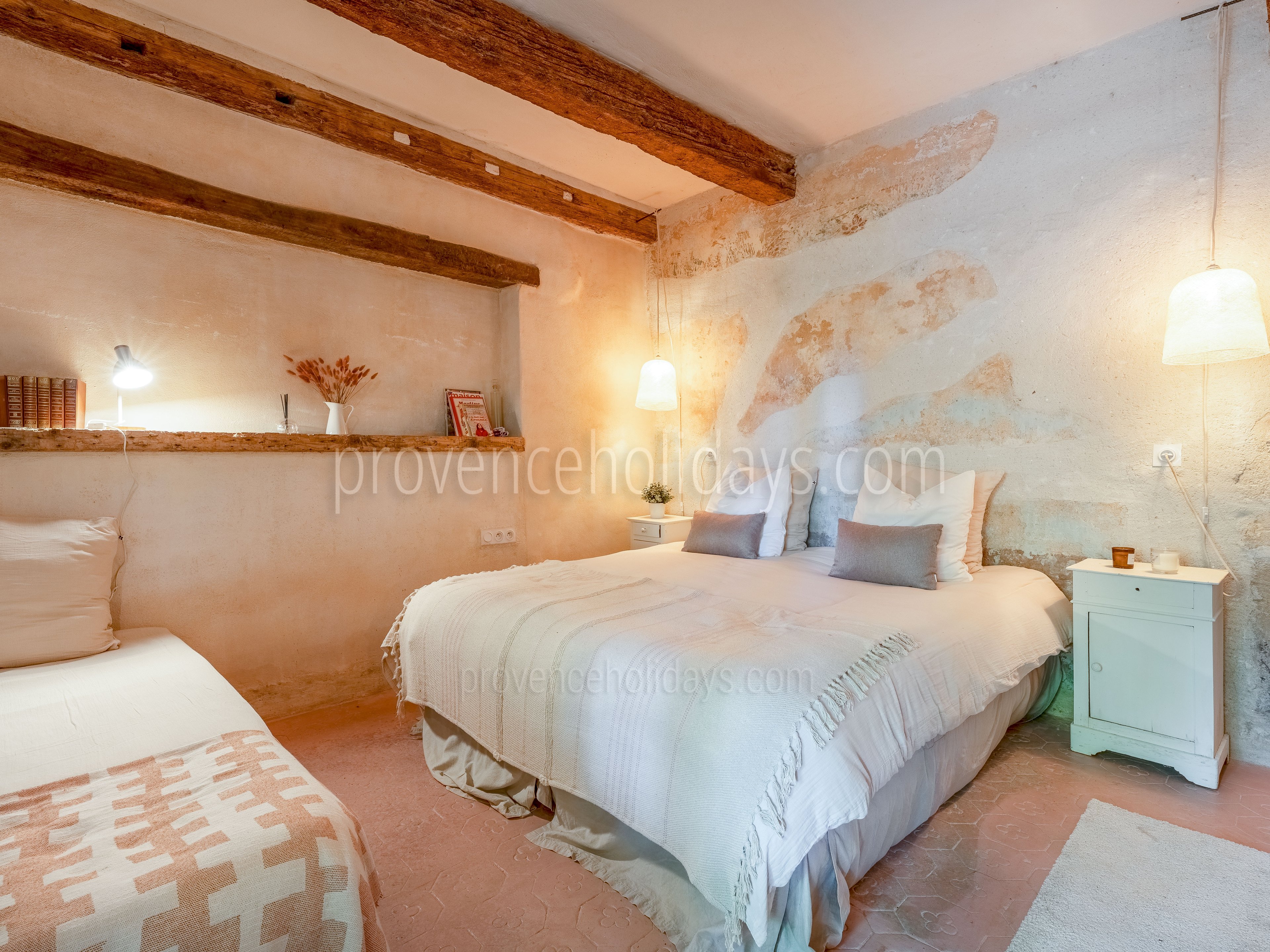 28 - Mas des Champs: Villa: Bedroom