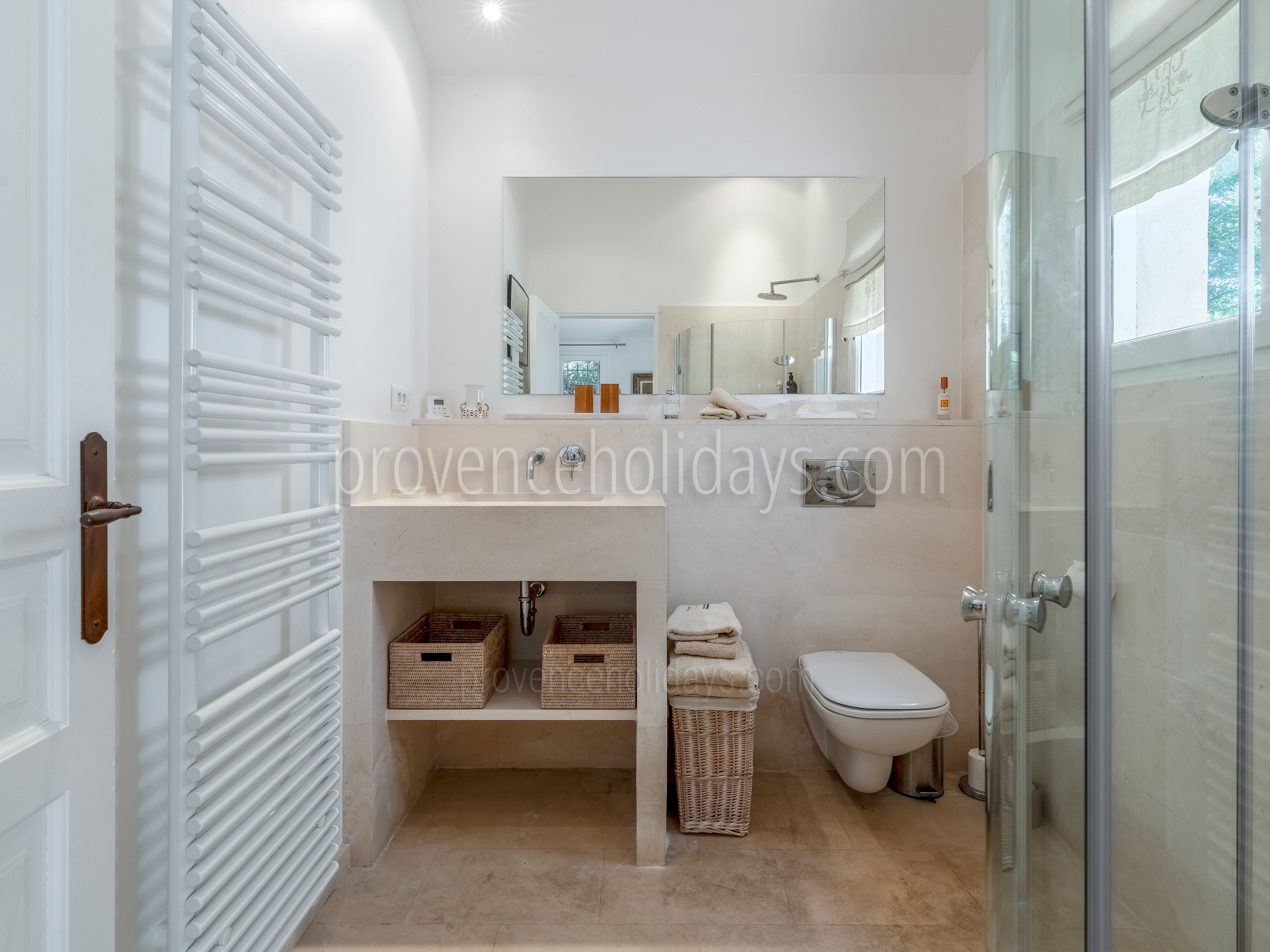 23 - Mas Esdanitof: Villa: Bathroom