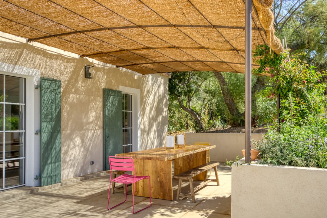 6 - Bastidon: Villa: Exterior