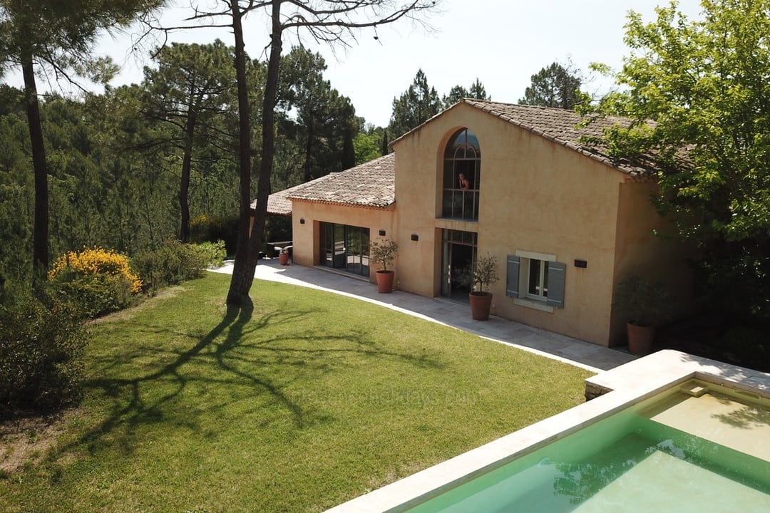 Villa with heated pool and panoramic Roussillon views