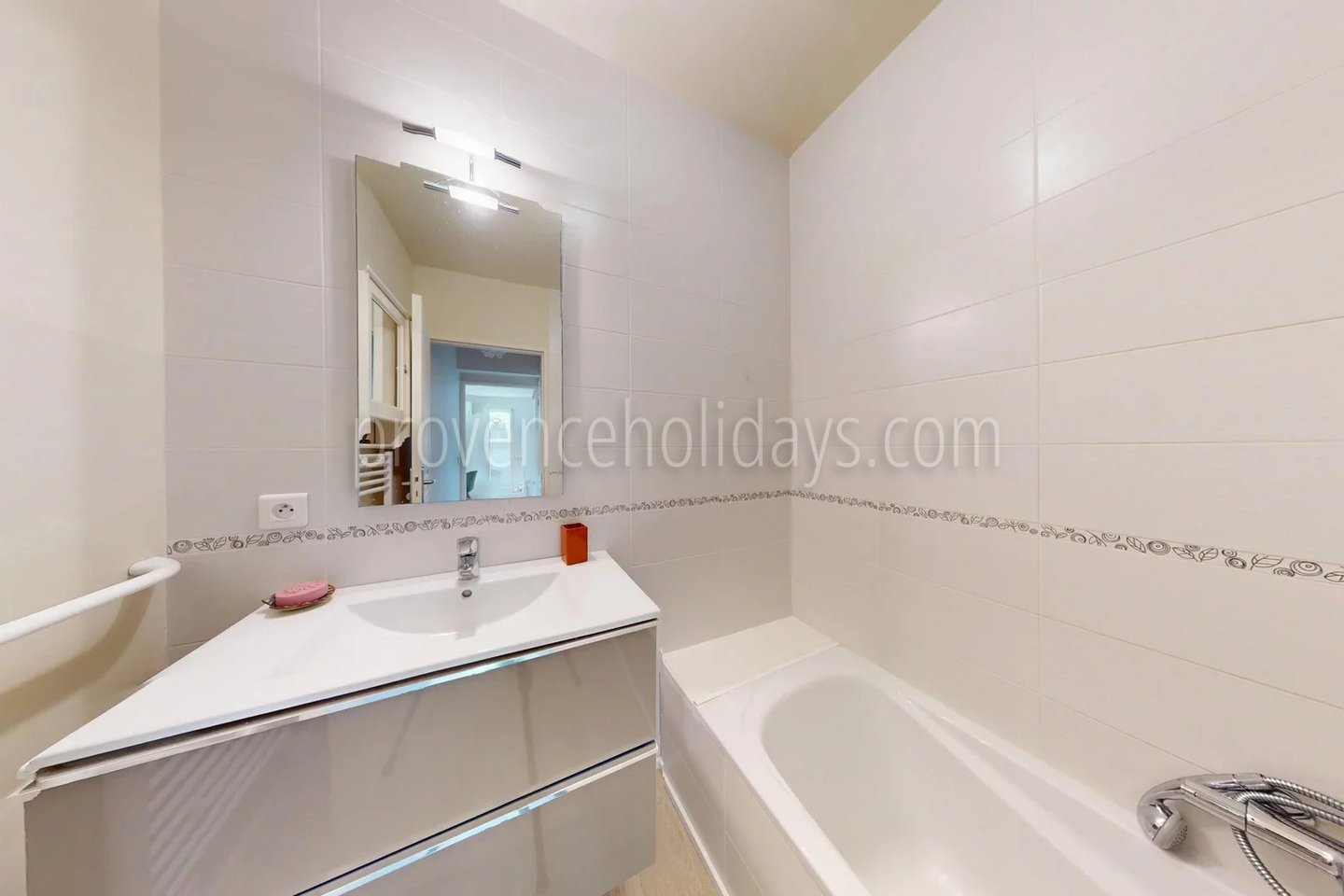 14 - Traditionelle Villa in Cavalaire-sur-Mer: Villa: Bathroom