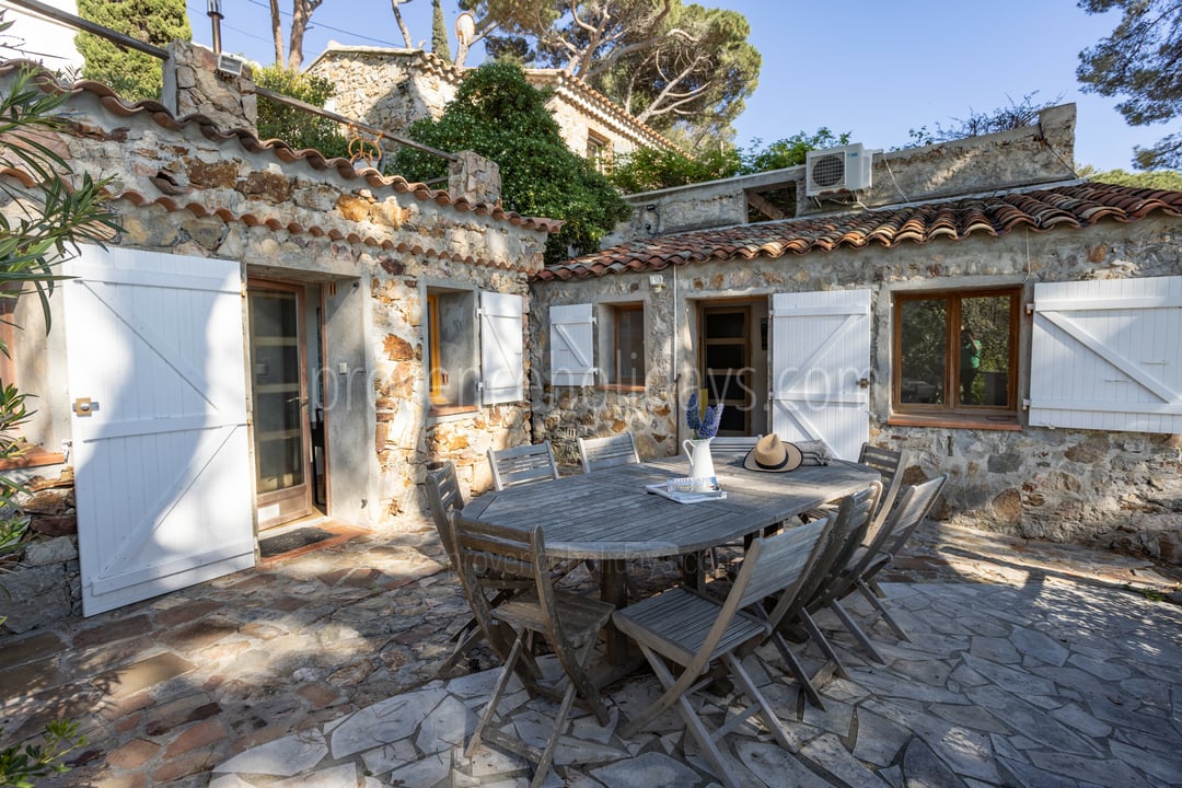 31 - Rivage: Villa: Exterior
