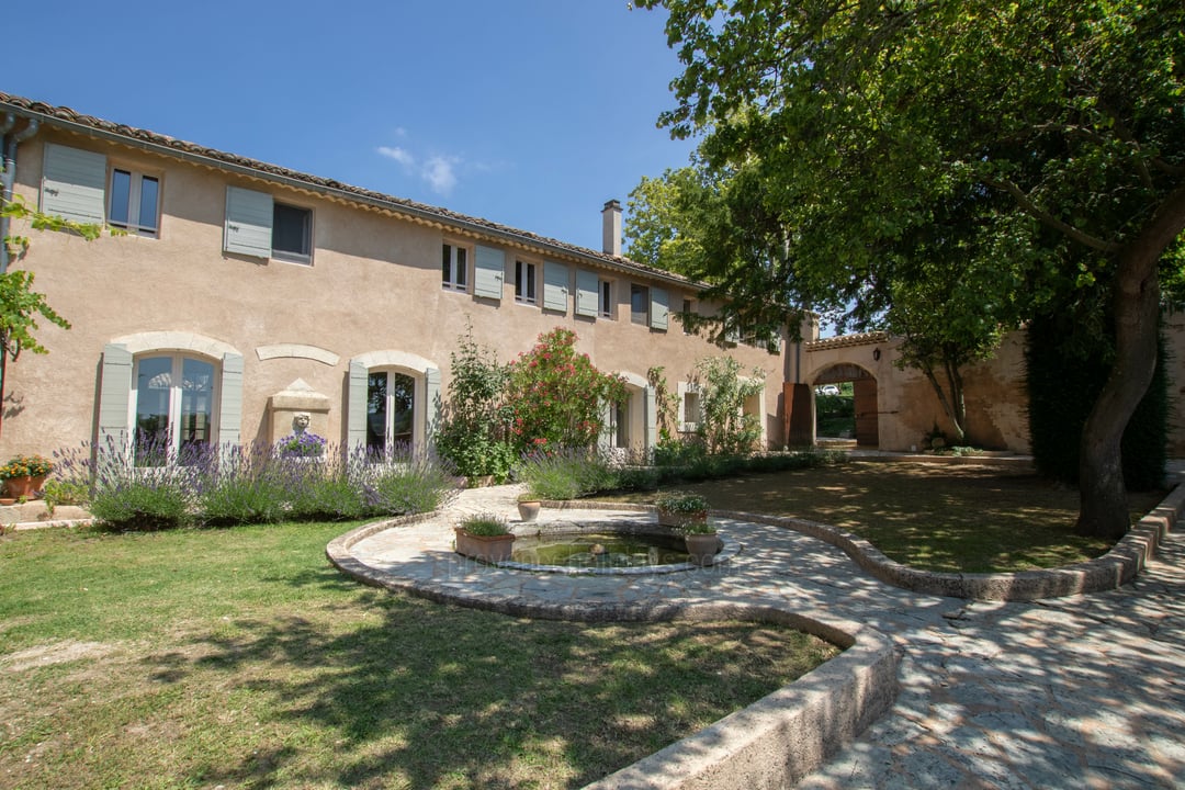 Uitzonderlijk historisch pand in de Mont Ventoux-vallei 5 - Château des Templiers: Villa: Exterior