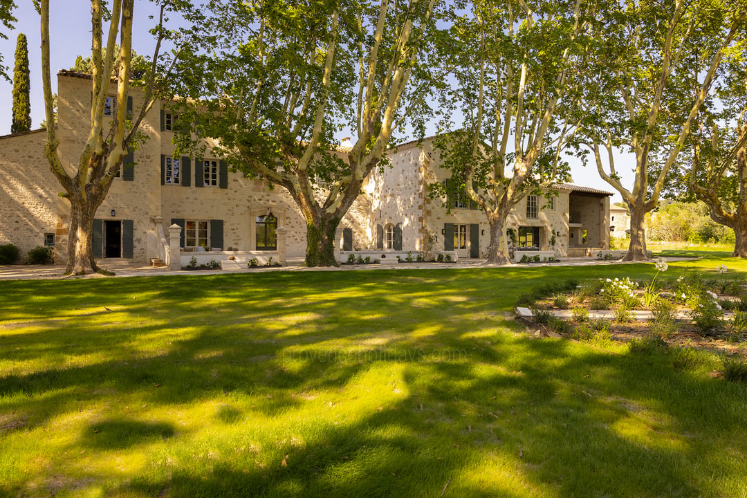 17 - Bastide Mouriès: Villa: Exterior