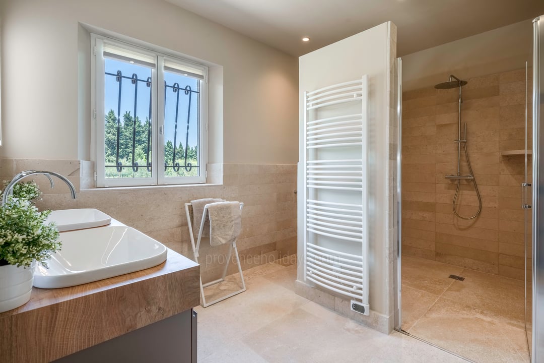 41 - Mas du Temps Suspendu: Villa: Bathroom
