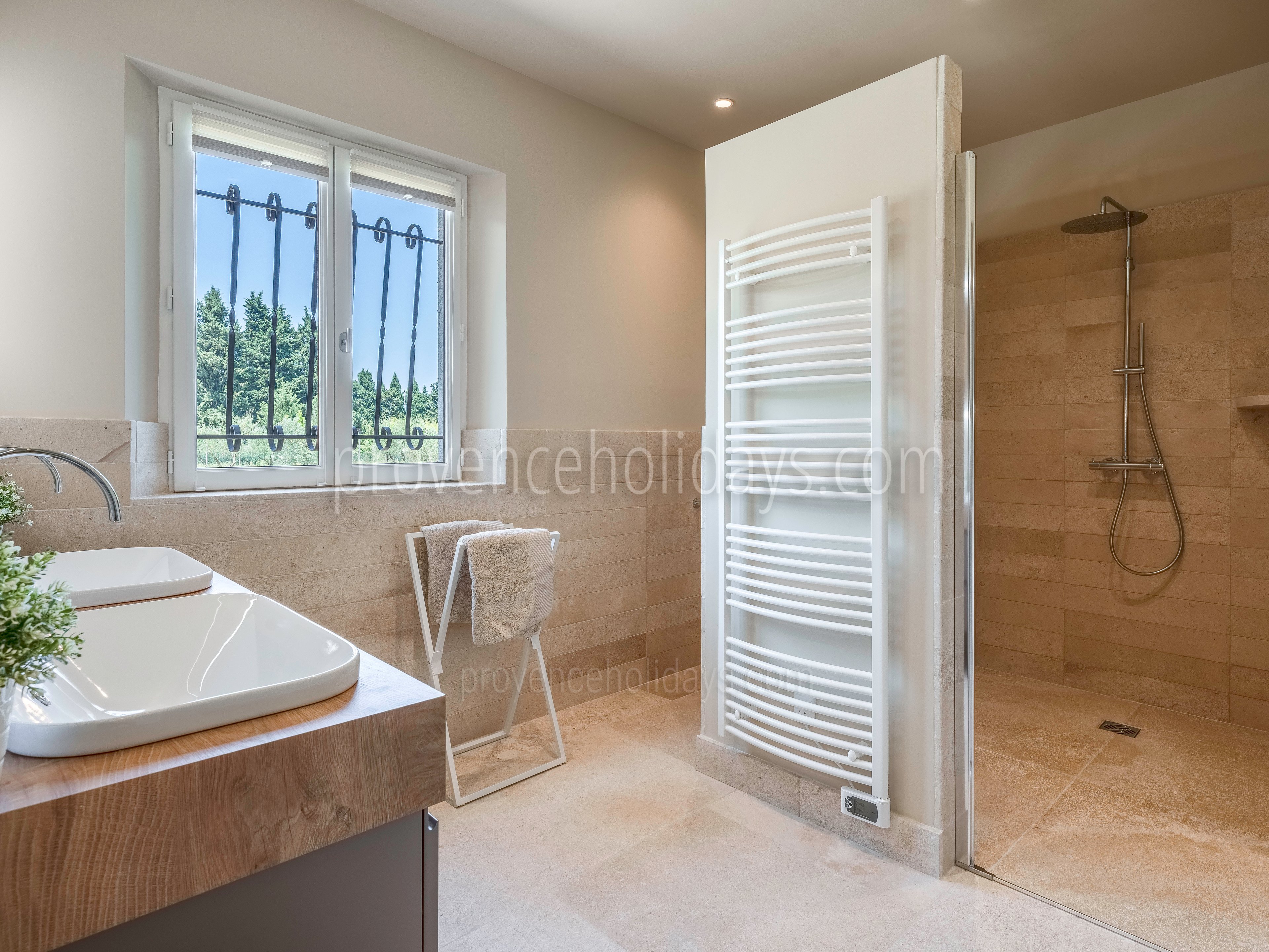 44 - Mas du Temps Suspendu: Villa: Bathroom