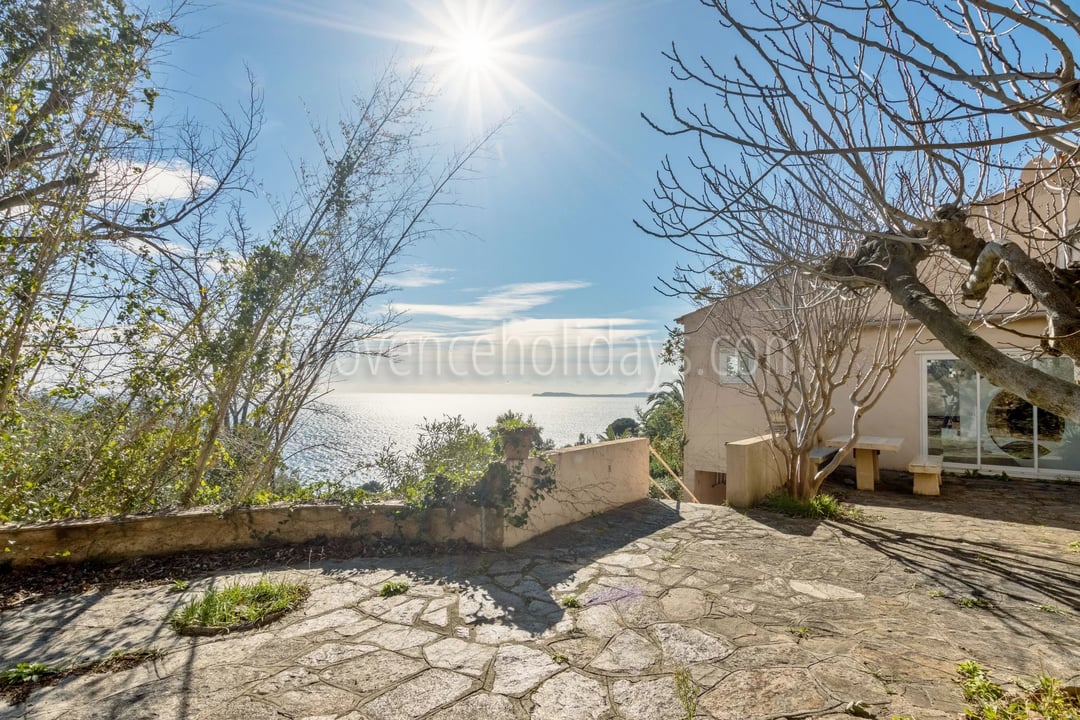 5 - Te renoveren villa in Rayol-Canadel-sur-Mer: Villa: Exterior