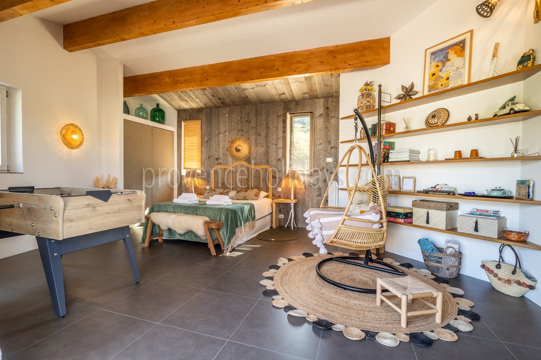 15 - Le Mas du Vallon: Villa: Bedroom