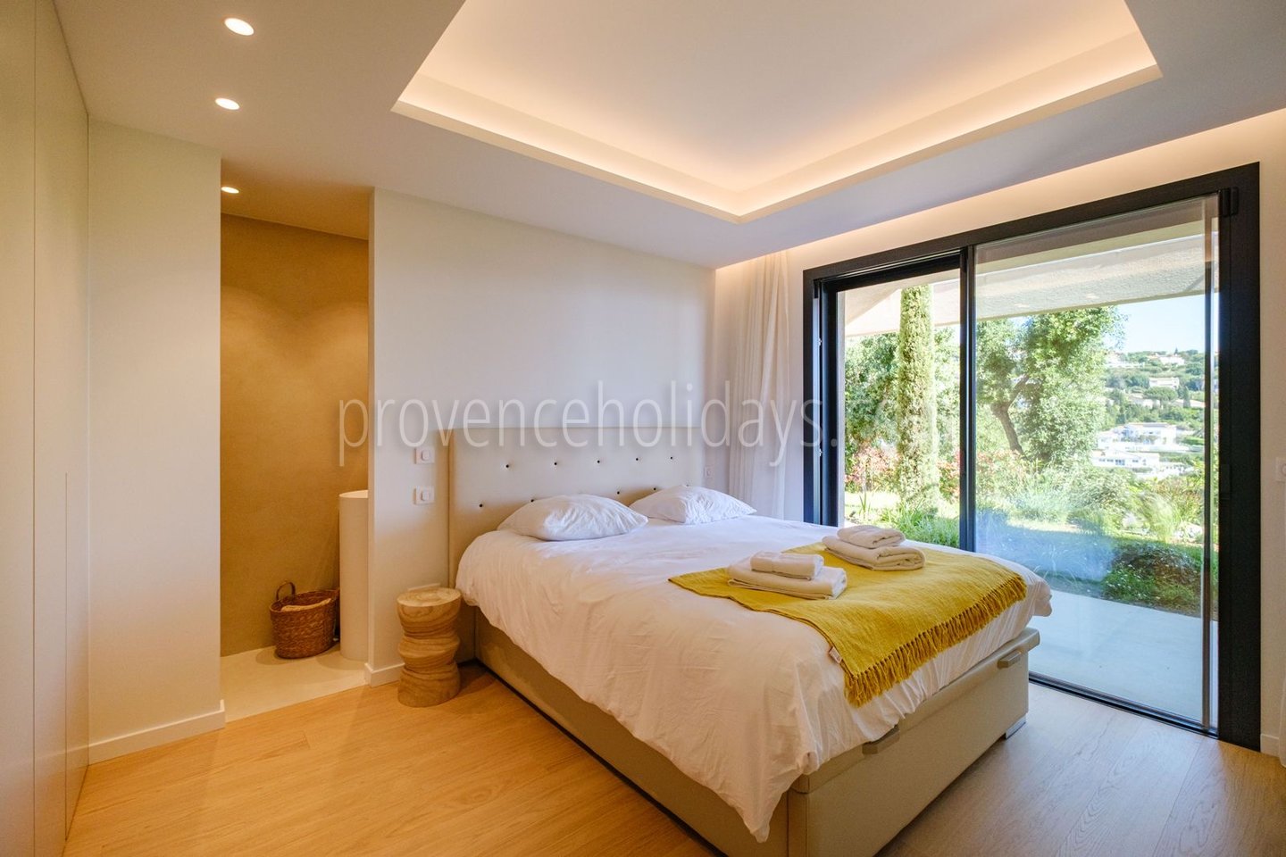 4 - Villa Riviera: Villa: Bedroom