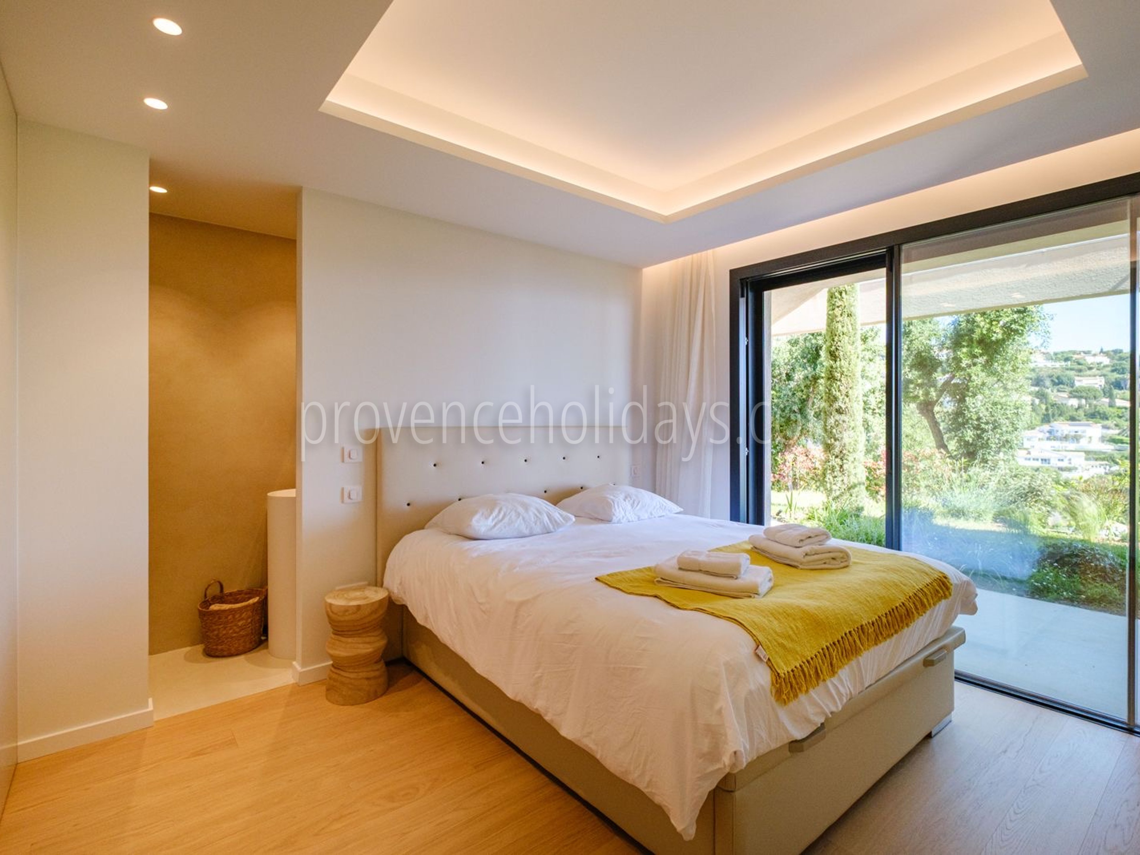 4 - Villa Riviera: Villa: Bedroom