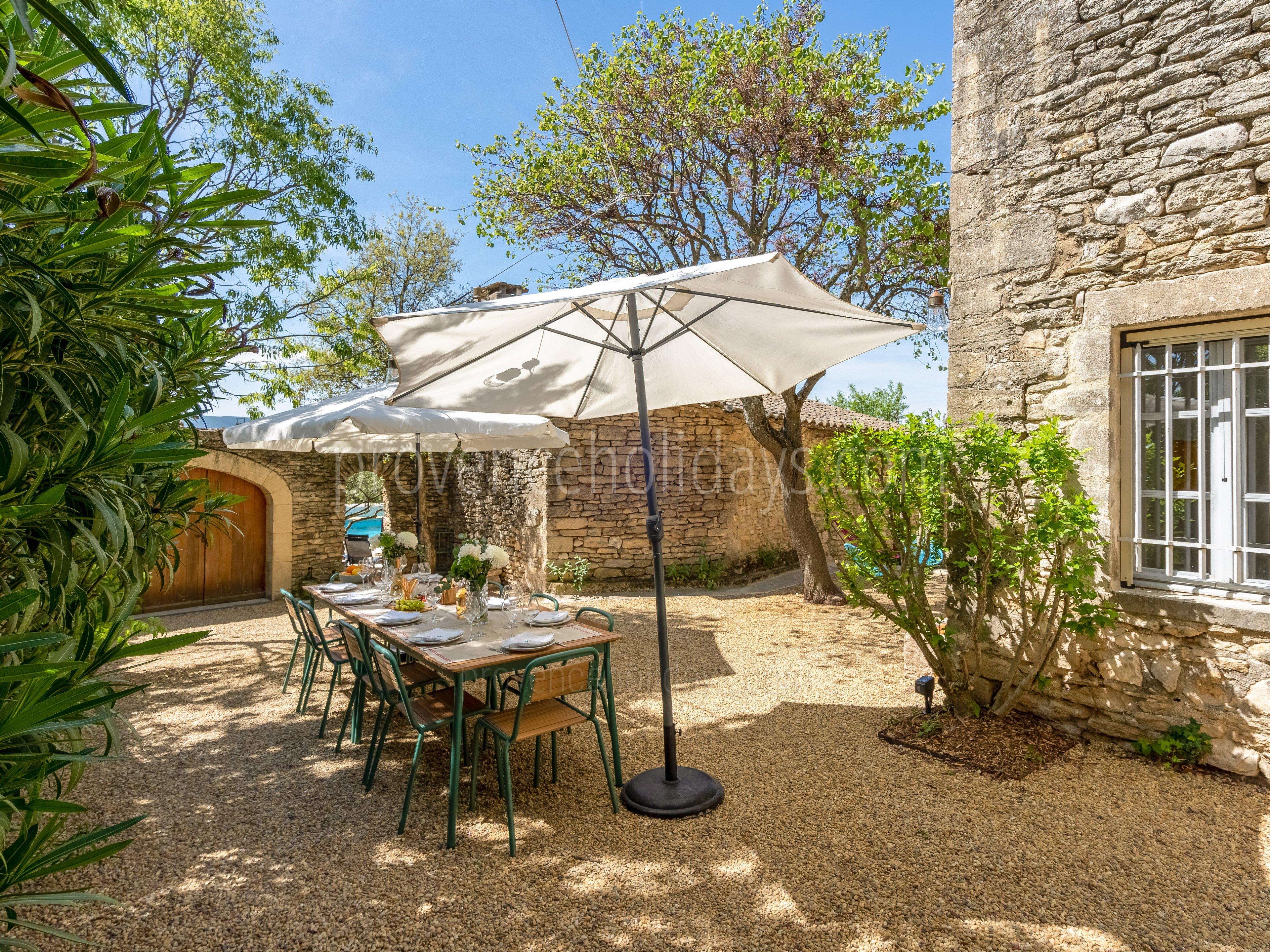5 - Mas des Aires: Villa: Exterior