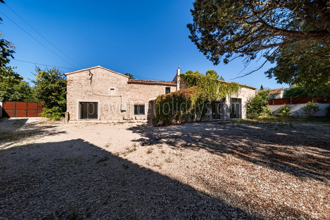 9 - Mas rénové à L\'Isle-sur-la-Sorgue: Villa: Exterior