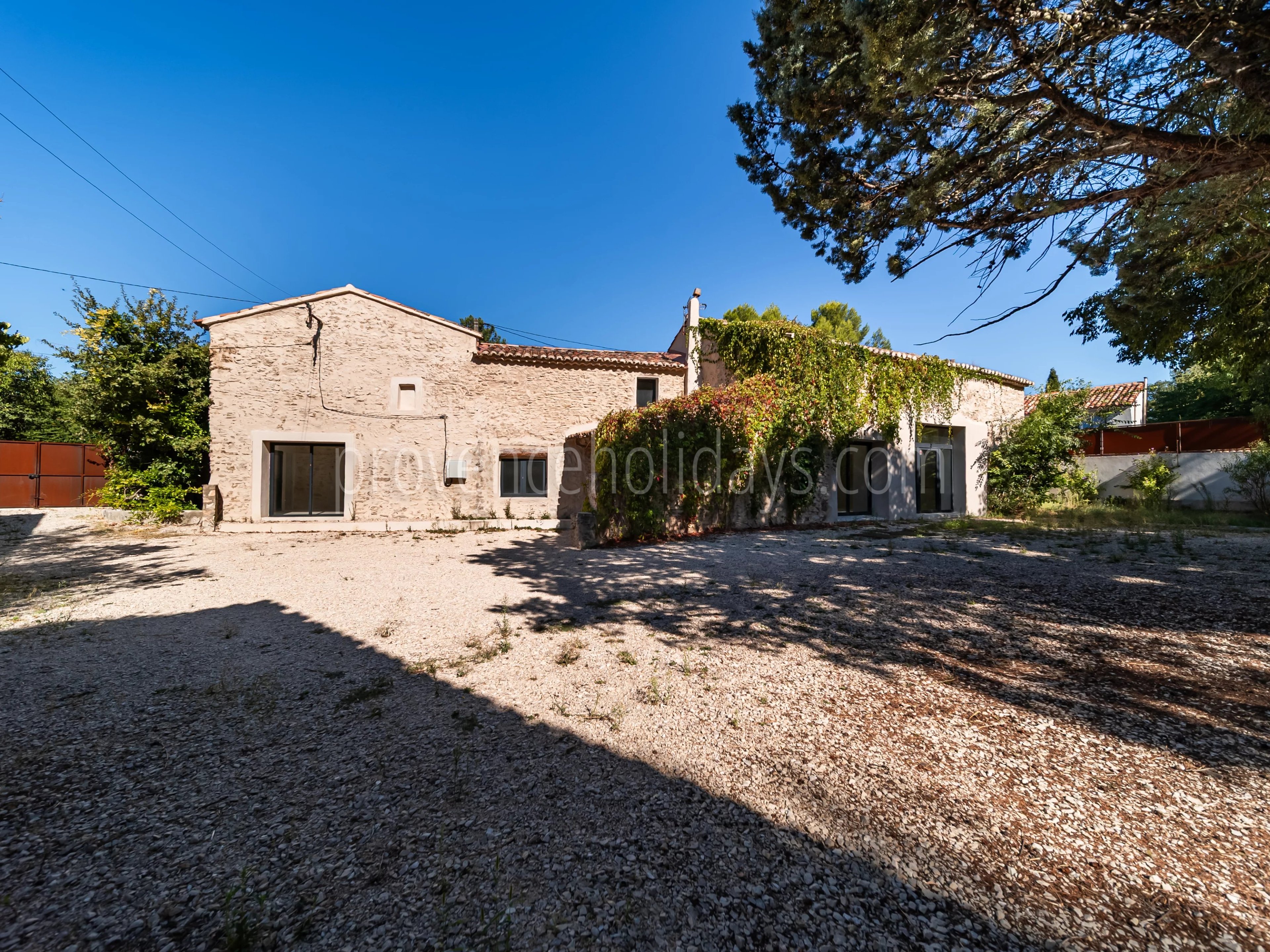 9 - Mas rénové à L\'Isle-sur-la-Sorgue: Villa: Exterior