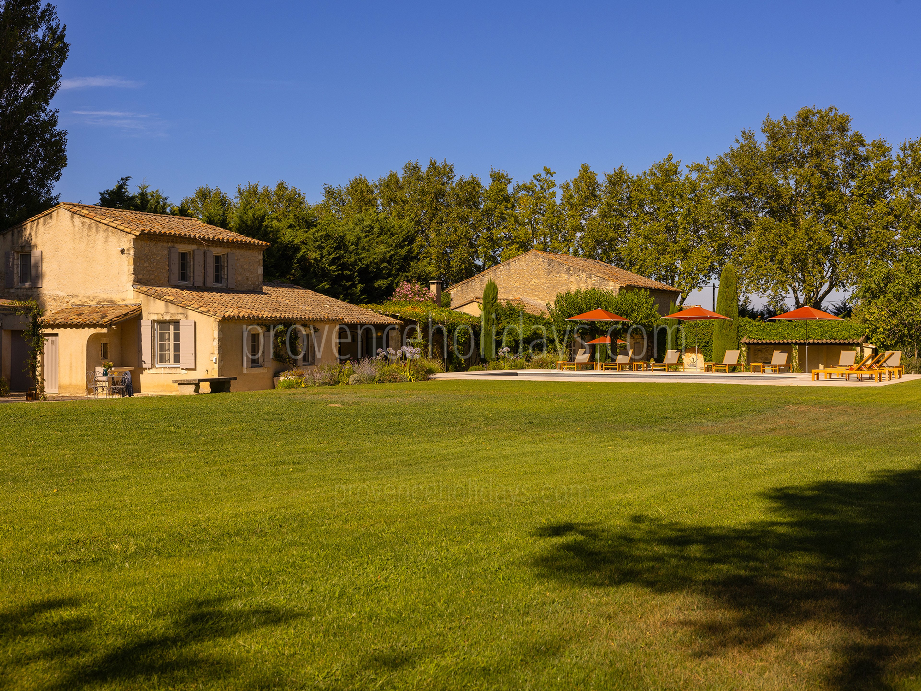 17 - Le Mas des Magnans: Villa: Exterior