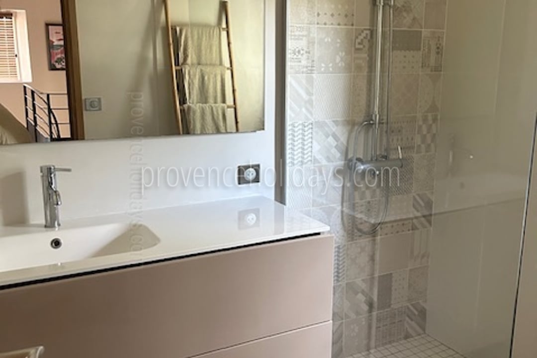 49 - Le Mas Provençal: Villa: Bathroom