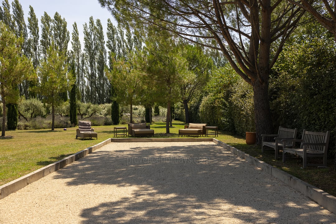 34 - Bastide Provençale: Villa: Exterior