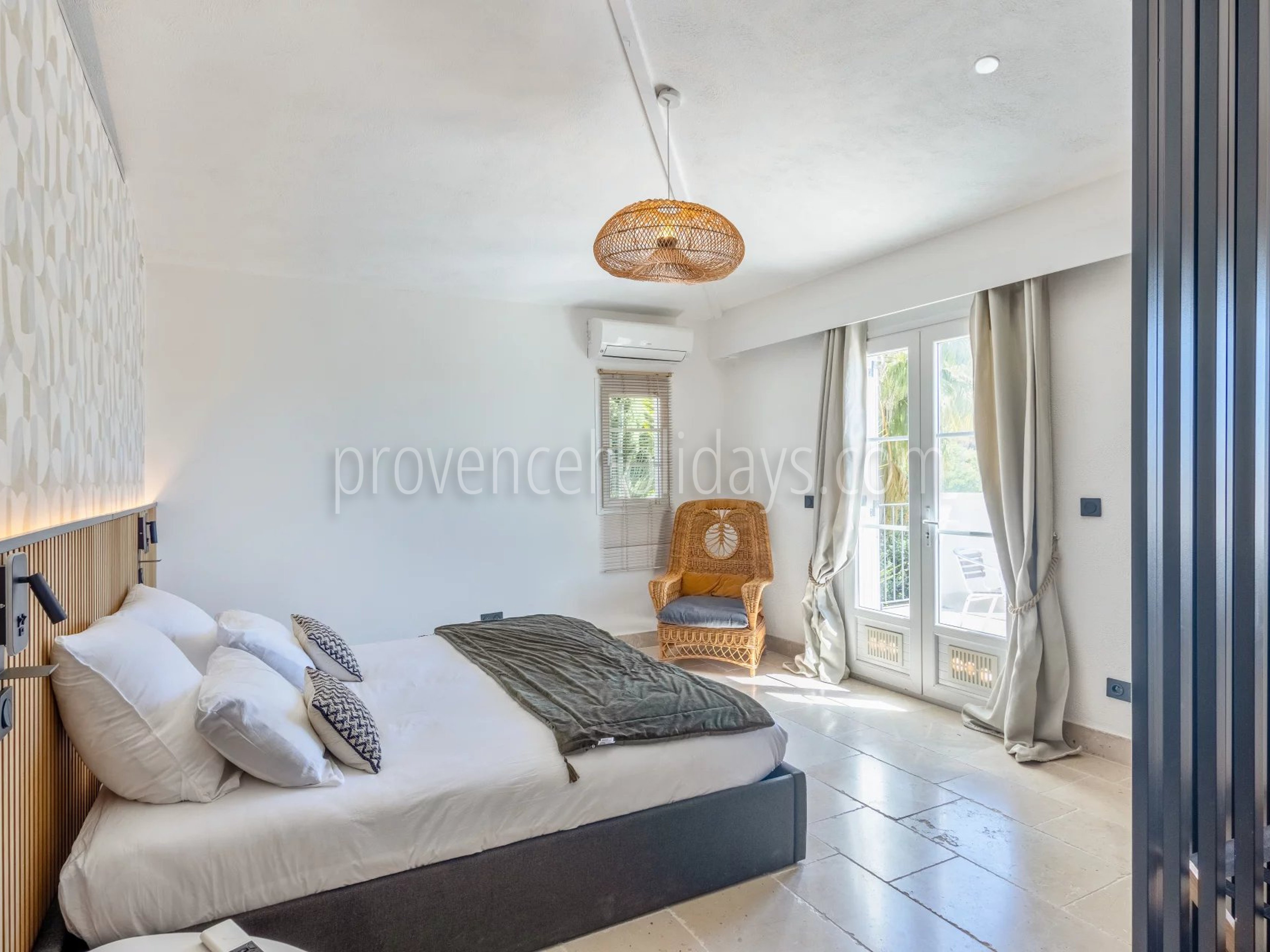 30 - Zeitgenössische Villa in Saint-Raphaël: Villa: Bedroom