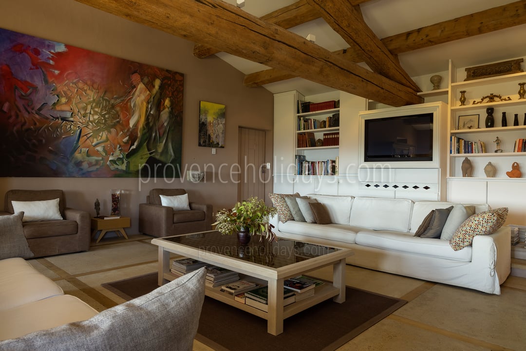 2 - La Maison des Glycines: Villa: Interior
