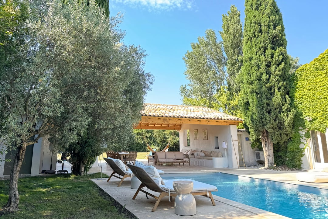 Prachtige boerderij met airconditioning in de Alpilles