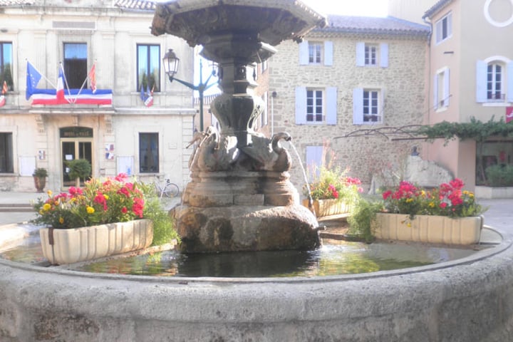 Sainte-Cécile-les-Vignes