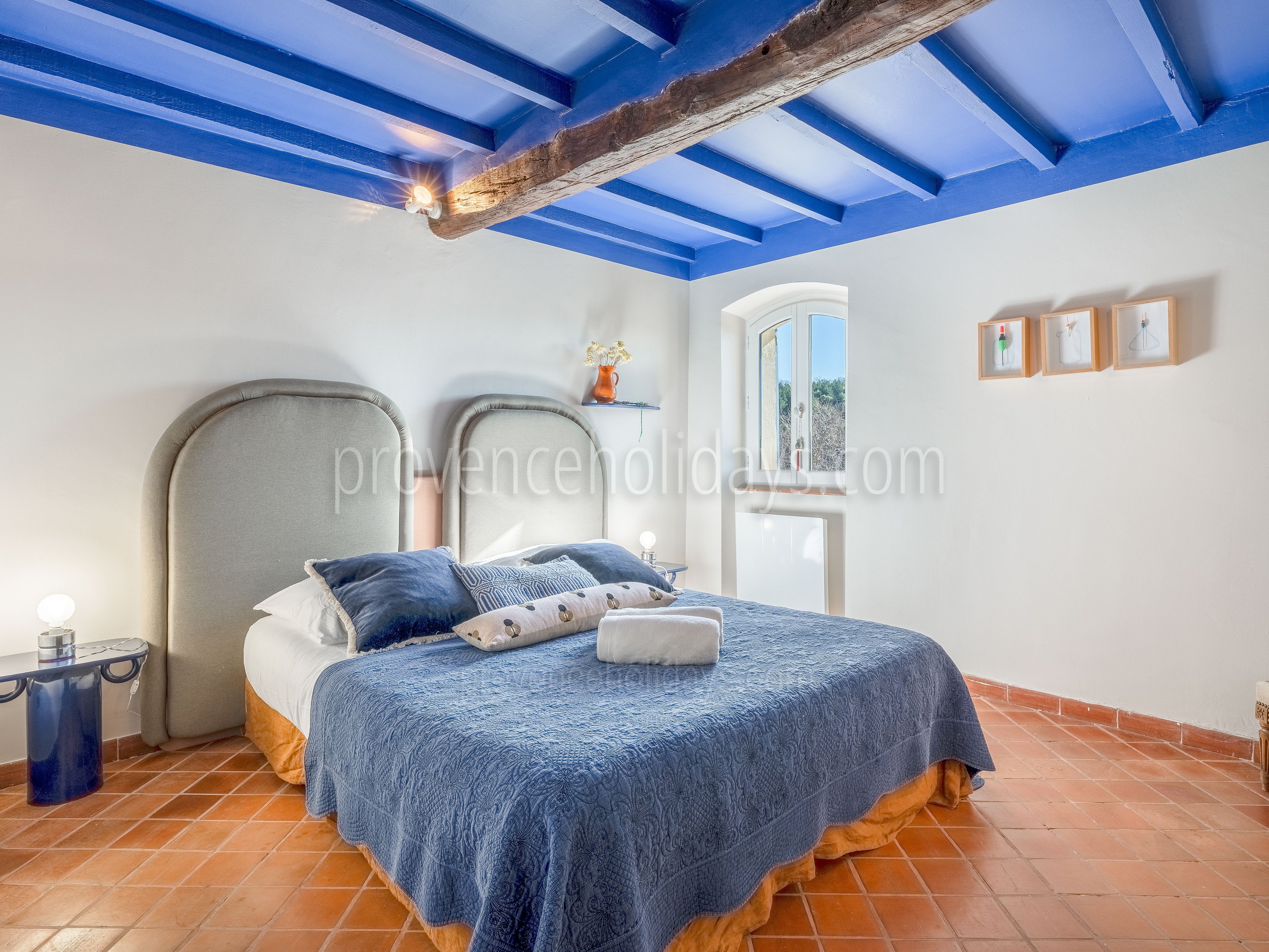 21 - Le Havre Provençal: Villa: Bedroom